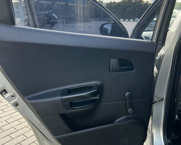 Сірий Кіа Сід, об'ємом двигуна 1.59 л та пробігом 192 тис. км за 6500 $, фото 9 на Automoto.ua