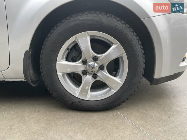 Серый Киа Сид, объемом двигателя 1.59 л и пробегом 207 тыс. км за 6700 $, фото 35 на Automoto.ua