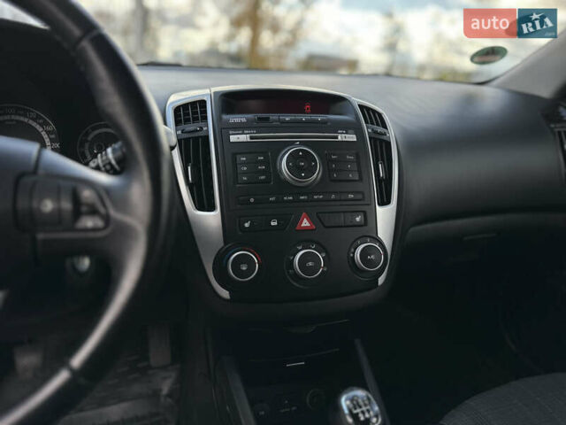 Кіа Сід 2011 у Вінниці на Automoto.ua Сірий Кіа Сід, об'ємом двигуна 1.6 л та пробігом 237 тис. км за 6800 $, фото 25 на Automoto.ua