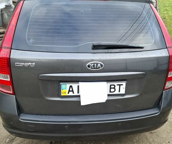 Серый Киа Сид, объемом двигателя 1.6 л и пробегом 245 тыс. км за 5200 $, фото 4 на Automoto.ua