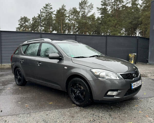 Серый Киа Сид, объемом двигателя 1.6 л и пробегом 272 тыс. км за 5700 $, фото 7 на Automoto.ua