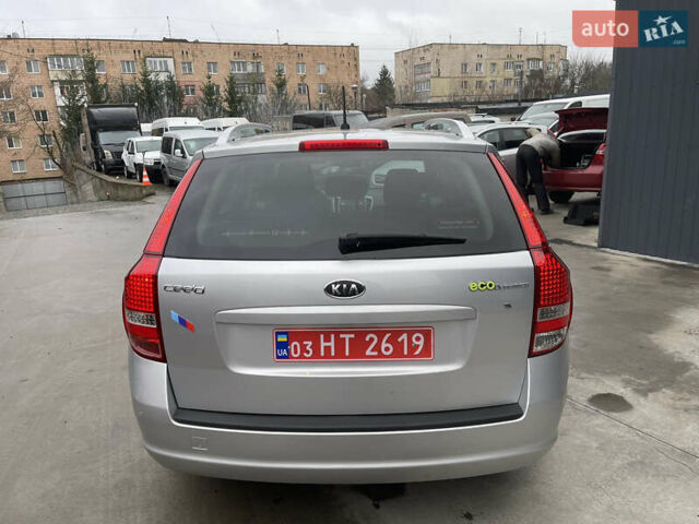 Серый Киа Сид, объемом двигателя 1.59 л и пробегом 207 тыс. км за 6700 $, фото 14 на Automoto.ua