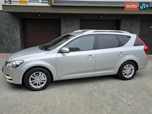 Серый Киа Сид, объемом двигателя 1.4 л и пробегом 209 тыс. км за 6199 $, фото 4 на Automoto.ua