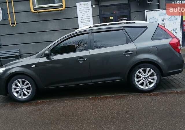 Серый Киа Сид, объемом двигателя 1.58 л и пробегом 260 тыс. км за 5800 $, фото 2 на Automoto.ua