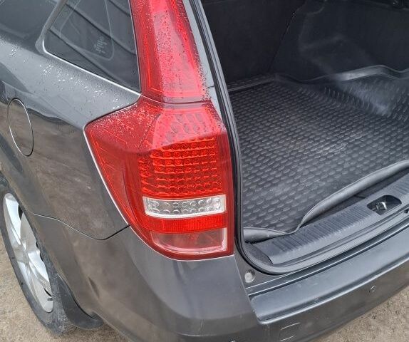 Серый Киа Сид, объемом двигателя 1.6 л и пробегом 245 тыс. км за 5200 $, фото 5 на Automoto.ua