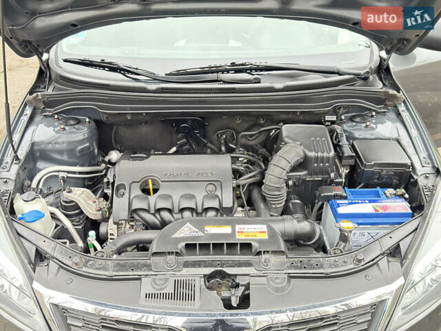 Серый Киа Сид, объемом двигателя 1.59 л и пробегом 187 тыс. км за 6700 $, фото 50 на Automoto.ua