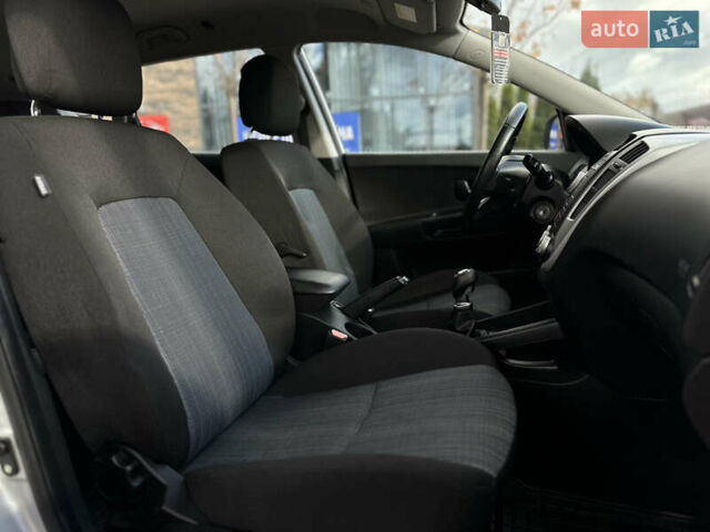 Кіа Сід 2011 у Вінниці на Automoto.ua Сірий Кіа Сід, об'ємом двигуна 1.6 л та пробігом 237 тис. км за 6800 $, фото 40 на Automoto.ua