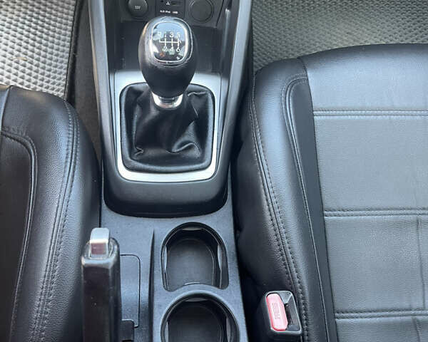 Серый Киа Сид, объемом двигателя 1.58 л и пробегом 255 тыс. км за 7199 $, фото 15 на Automoto.ua