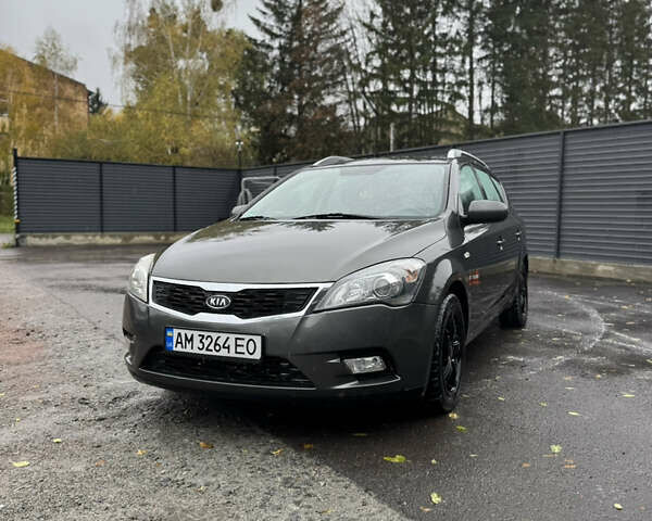Серый Киа Сид, объемом двигателя 1.6 л и пробегом 272 тыс. км за 5700 $, фото 1 на Automoto.ua