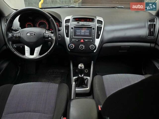 Сірий Кіа Сід, об'ємом двигуна 1.4 л та пробігом 209 тис. км за 5950 $, фото 26 на Automoto.ua