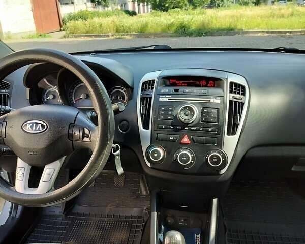 Сірий Кіа Сід, об'ємом двигуна 1.59 л та пробігом 225 тис. км за 7100 $, фото 11 на Automoto.ua