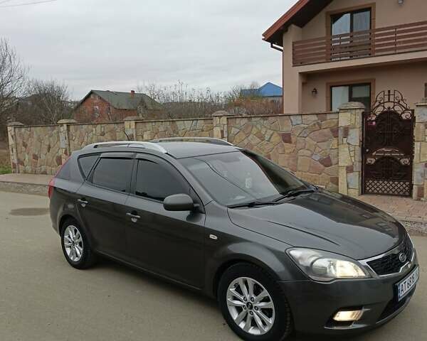 Сірий Кіа Сід, об'ємом двигуна 1.6 л та пробігом 258 тис. км за 6298 $, фото 7 на Automoto.ua