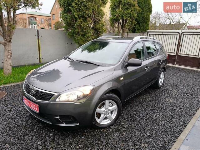 Серый Киа Сид, объемом двигателя 1.4 л и пробегом 187 тыс. км за 6500 $, фото 7 на Automoto.ua