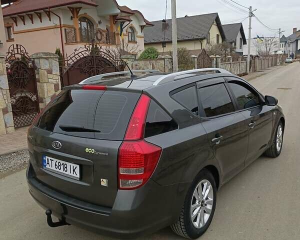 Сірий Кіа Сід, об'ємом двигуна 1.6 л та пробігом 258 тис. км за 6298 $, фото 5 на Automoto.ua