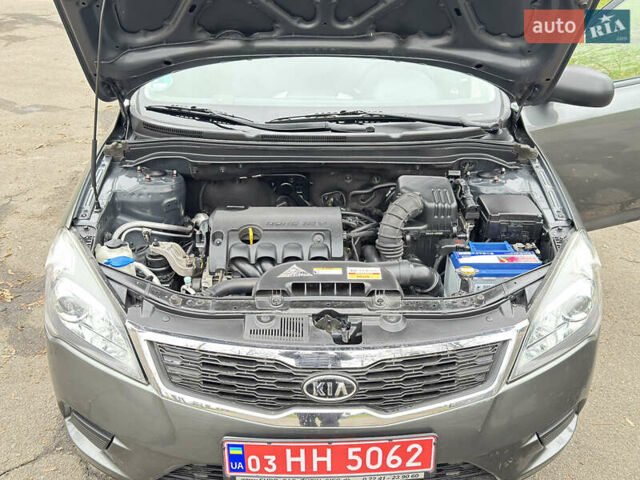 Серый Киа Сид, объемом двигателя 1.59 л и пробегом 187 тыс. км за 6700 $, фото 49 на Automoto.ua