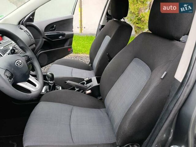 Серый Киа Сид, объемом двигателя 1.4 л и пробегом 187 тыс. км за 6500 $, фото 3 на Automoto.ua