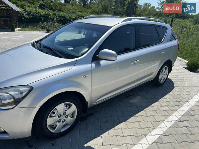 Серый Киа Сид, объемом двигателя 1.6 л и пробегом 264 тыс. км за 6800 $, фото 1 на Automoto.ua