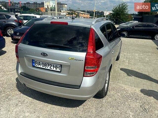 Сірий Кіа Сід, об'ємом двигуна 1.4 л та пробігом 200 тис. км за 7500 $, фото 3 на Automoto.ua