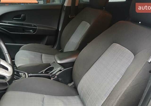 Серый Киа Сид, объемом двигателя 1.58 л и пробегом 260 тыс. км за 5800 $, фото 10 на Automoto.ua