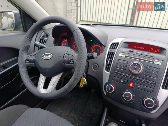 Серый Киа Сид, объемом двигателя 1.4 л и пробегом 187 тыс. км за 5999 $, фото 42 на Automoto.ua