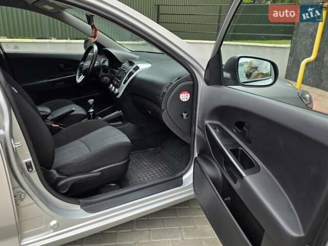Сірий Кіа Сід, об'ємом двигуна 1.4 л та пробігом 209 тис. км за 5950 $, фото 32 на Automoto.ua