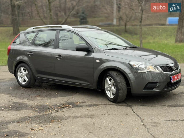 Серый Киа Сид, объемом двигателя 1.59 л и пробегом 187 тыс. км за 6700 $, фото 9 на Automoto.ua