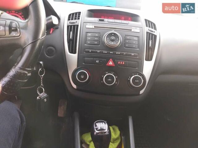 Серый Киа Сид, объемом двигателя 1.6 л и пробегом 181 тыс. км за 6100 $, фото 2 на Automoto.ua