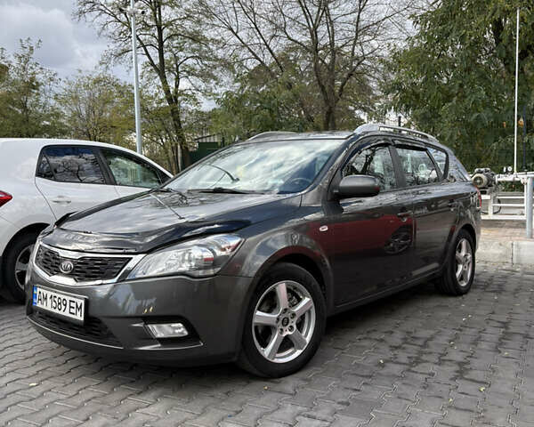 Кіа Сід 2011 у Києві на Automoto.ua Сірий Кіа Сід, об'ємом двигуна 1.58 л та пробігом 205 тис. км за 6500 $, фото 3 на Automoto.ua
