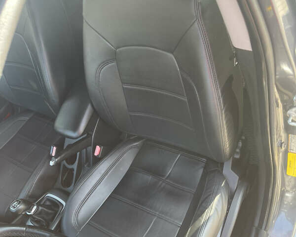 Серый Киа Сид, объемом двигателя 1.58 л и пробегом 255 тыс. км за 7199 $, фото 9 на Automoto.ua