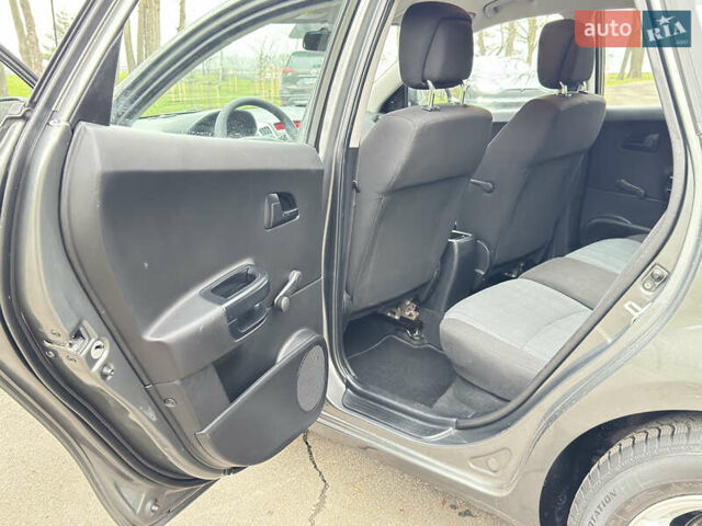 Серый Киа Сид, объемом двигателя 1.59 л и пробегом 187 тыс. км за 6700 $, фото 34 на Automoto.ua