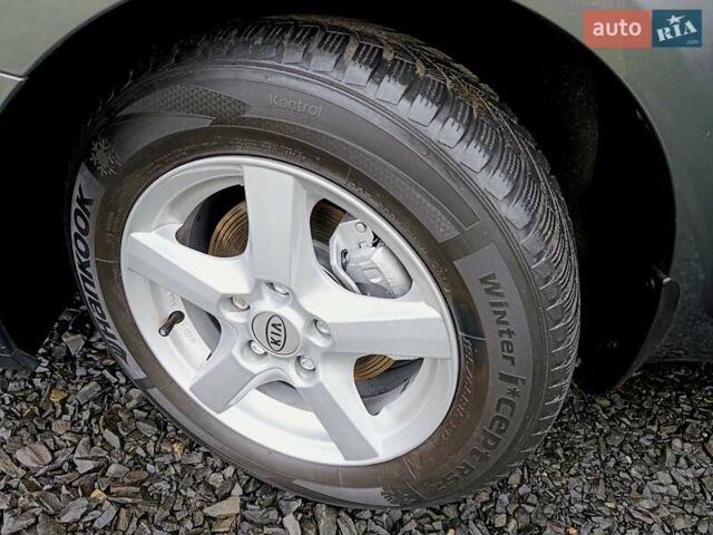 Серый Киа Сид, объемом двигателя 1.4 л и пробегом 187 тыс. км за 6500 $, фото 2 на Automoto.ua