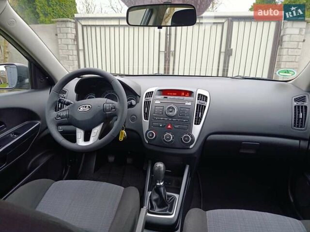 Серый Киа Сид, объемом двигателя 1.4 л и пробегом 187 тыс. км за 5999 $, фото 43 на Automoto.ua