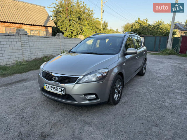 Серый Киа Сид, объемом двигателя 1.6 л и пробегом 190 тыс. км за 5900 $, фото 14 на Automoto.ua