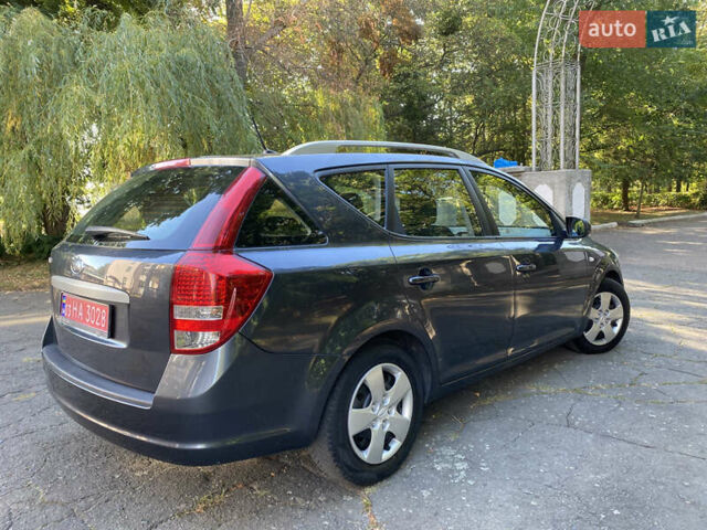 Серый Киа Сид, объемом двигателя 1.4 л и пробегом 181 тыс. км за 6700 $, фото 7 на Automoto.ua