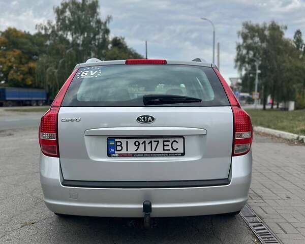 Серый Киа Сид, объемом двигателя 1.4 л и пробегом 220 тыс. км за 6999 $, фото 4 на Automoto.ua