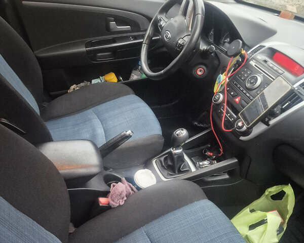 Серый Киа Сид, объемом двигателя 1.6 л и пробегом 223 тыс. км за 7400 $, фото 15 на Automoto.ua