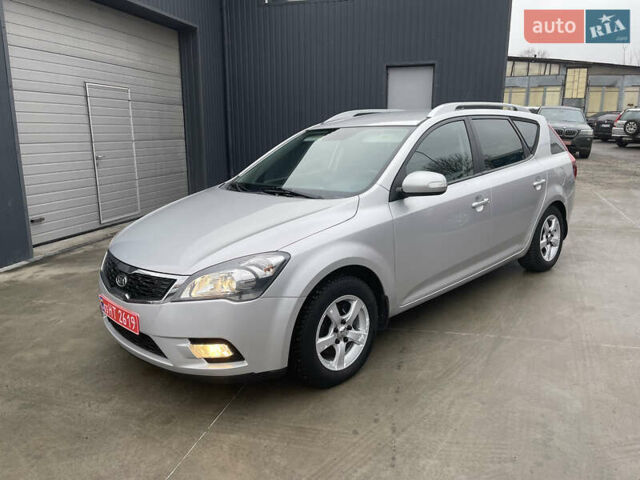 Серый Киа Сид, объемом двигателя 1.59 л и пробегом 207 тыс. км за 6700 $, фото 7 на Automoto.ua