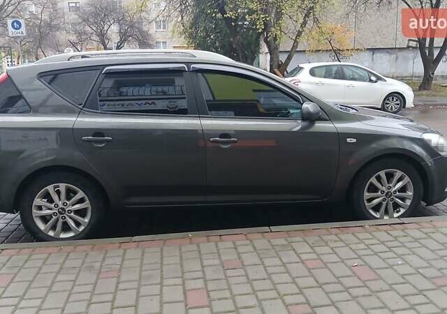 Серый Киа Сид, объемом двигателя 1.58 л и пробегом 260 тыс. км за 5800 $, фото 4 на Automoto.ua