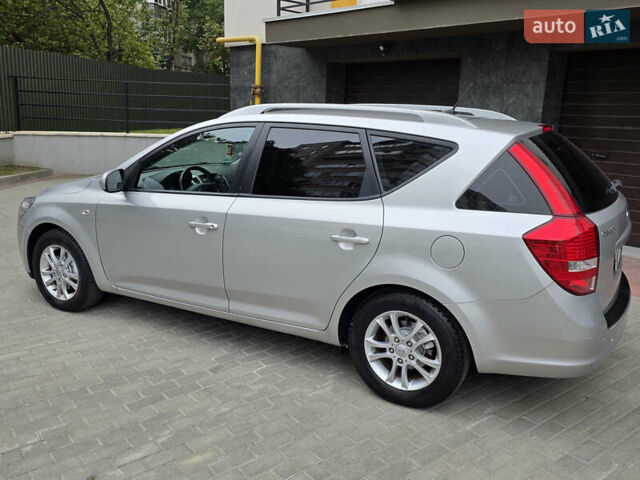 Серый Киа Сид, объемом двигателя 1.4 л и пробегом 209 тыс. км за 6199 $, фото 5 на Automoto.ua