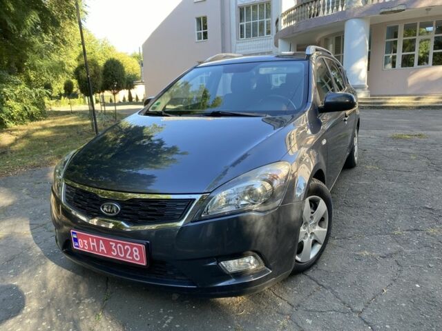 Серый Киа Сид, объемом двигателя 1.4 л и пробегом 181 тыс. км за 6500 $, фото 1 на Automoto.ua