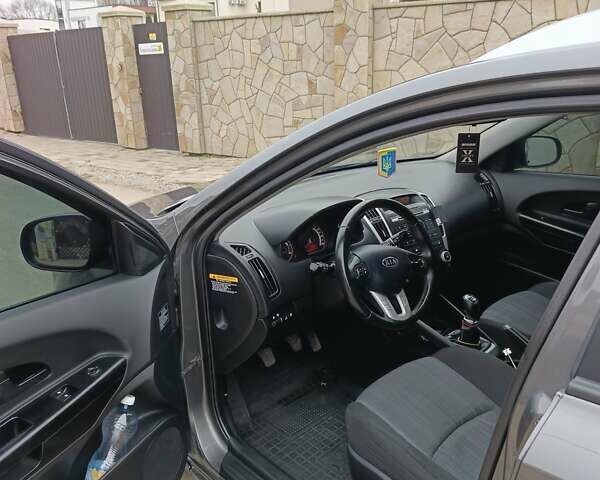 Серый Киа Сид, объемом двигателя 1.6 л и пробегом 259 тыс. км за 6189 $, фото 7 на Automoto.ua