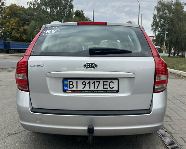 Серый Киа Сид, объемом двигателя 1.4 л и пробегом 220 тыс. км за 7000 $, фото 4 на Automoto.ua