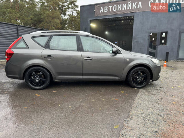 Серый Киа Сид, объемом двигателя 1.6 л и пробегом 272 тыс. км за 5700 $, фото 6 на Automoto.ua