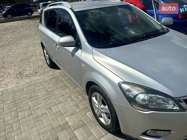 Сірий Кіа Сід, об'ємом двигуна 1.4 л та пробігом 200 тис. км за 7500 $, фото 6 на Automoto.ua