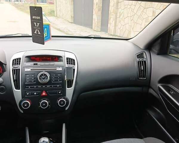 Сірий Кіа Сід, об'ємом двигуна 1.6 л та пробігом 258 тис. км за 6298 $, фото 16 на Automoto.ua