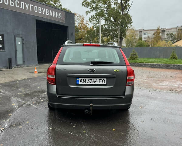 Серый Киа Сид, объемом двигателя 1.6 л и пробегом 272 тыс. км за 5700 $, фото 4 на Automoto.ua