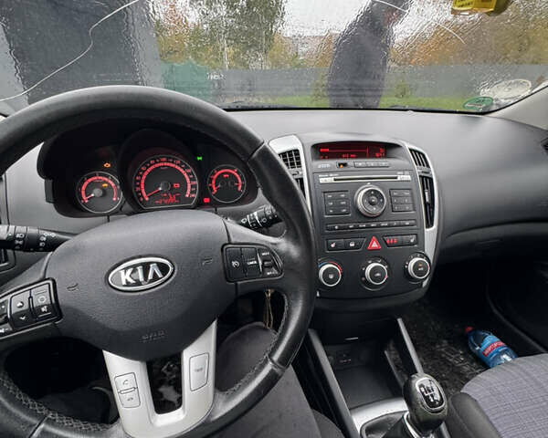 Серый Киа Сид, объемом двигателя 1.6 л и пробегом 272 тыс. км за 5700 $, фото 11 на Automoto.ua