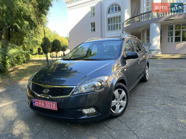 Серый Киа Сид, объемом двигателя 1.4 л и пробегом 181 тыс. км за 6500 $, фото 19 на Automoto.ua