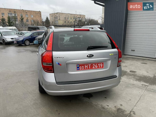 Серый Киа Сид, объемом двигателя 1.59 л и пробегом 207 тыс. км за 6700 $, фото 13 на Automoto.ua