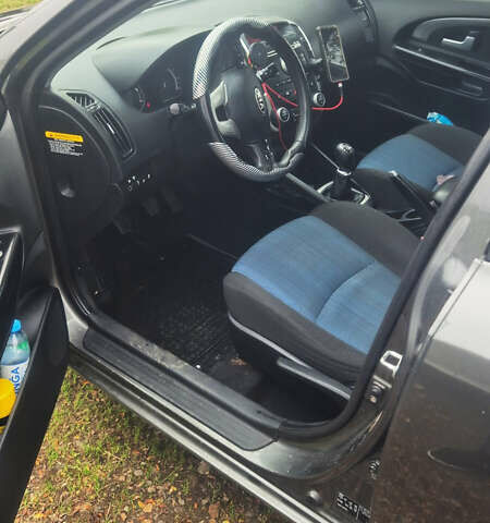 Серый Киа Сид, объемом двигателя 1.6 л и пробегом 223 тыс. км за 7400 $, фото 8 на Automoto.ua